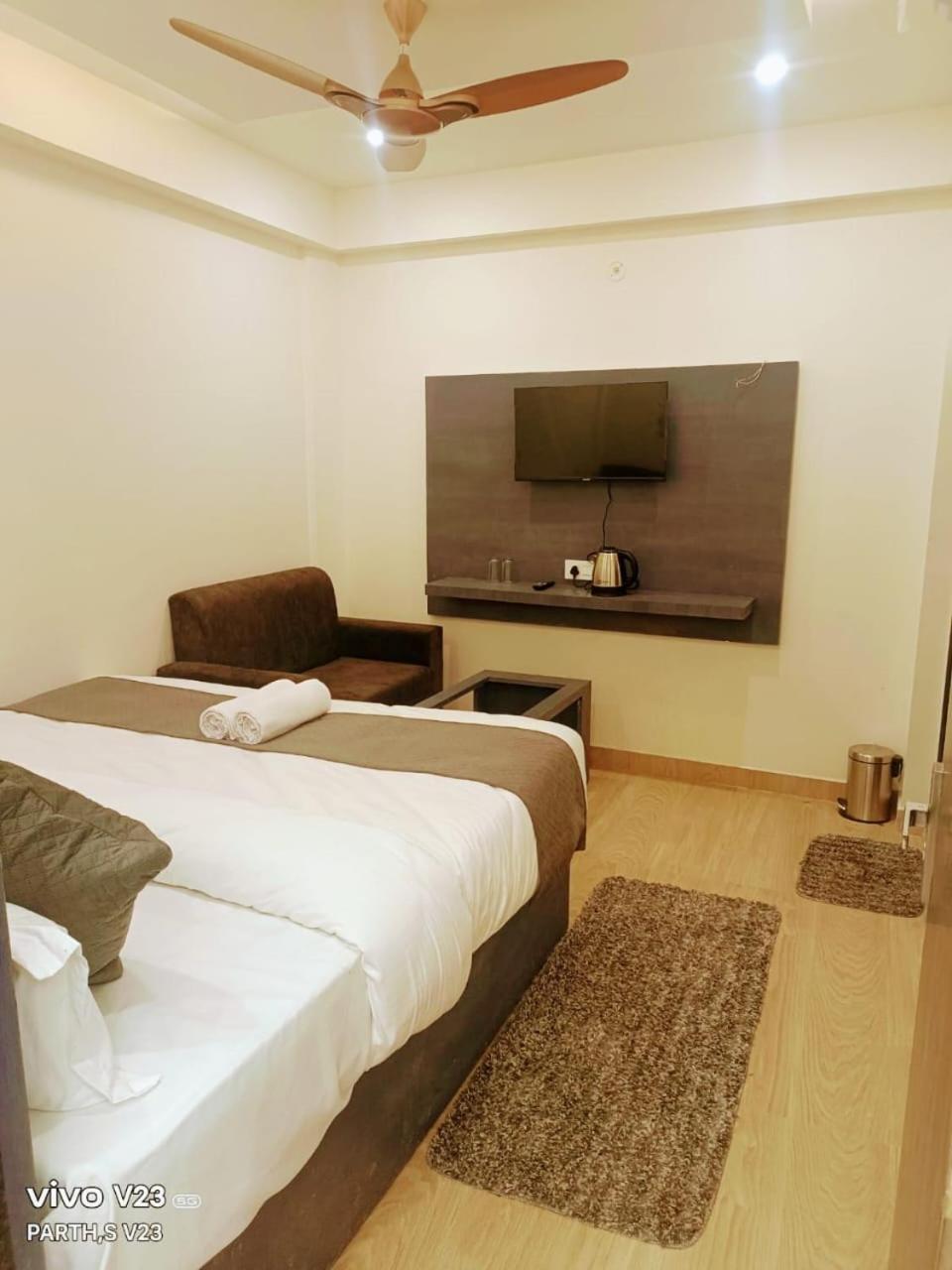 Hotel Abhinandan Ayodhya 외부 사진