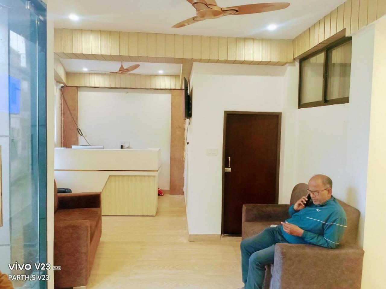 Hotel Abhinandan Ayodhya 외부 사진