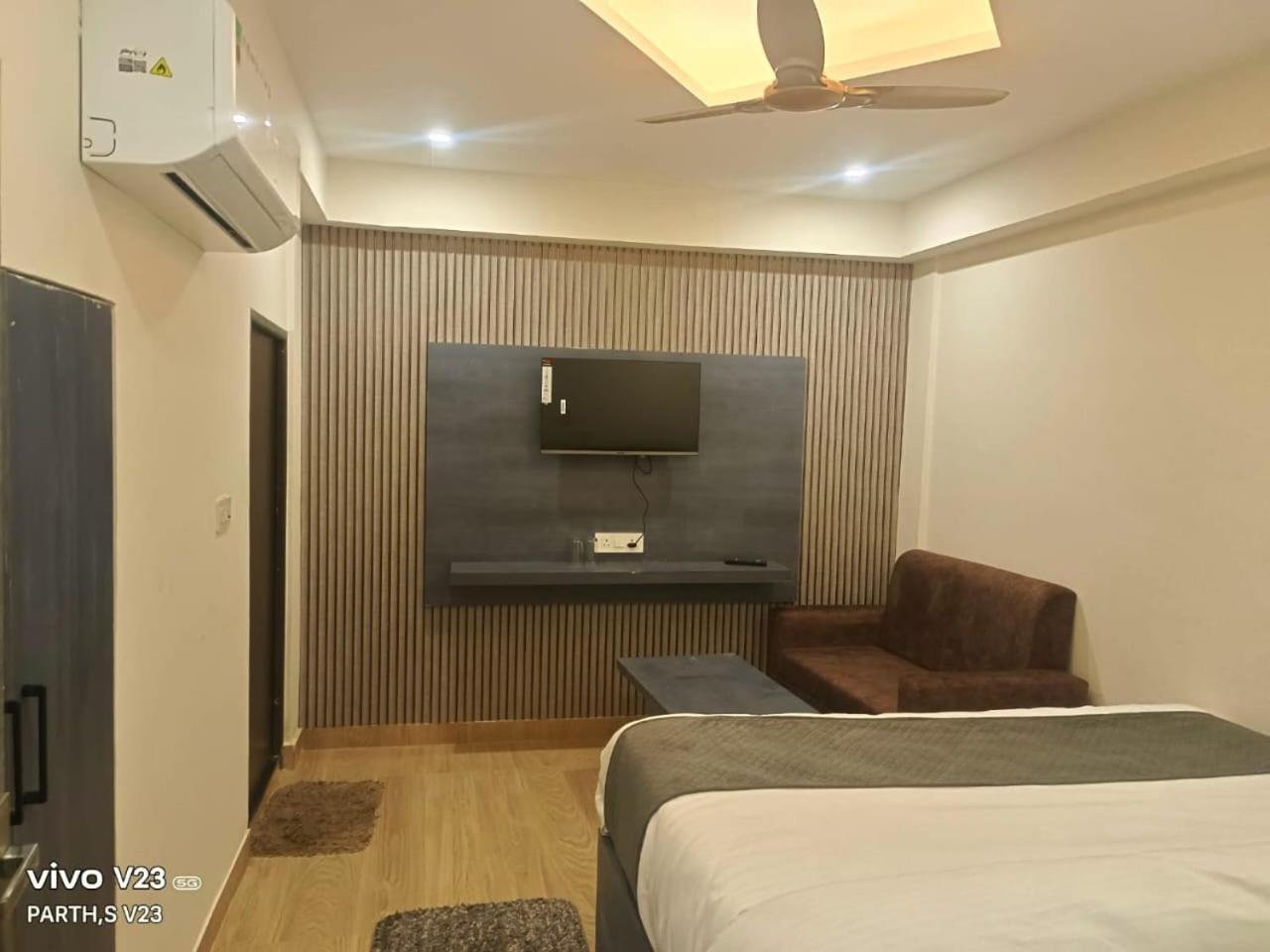 Hotel Abhinandan Ayodhya 외부 사진